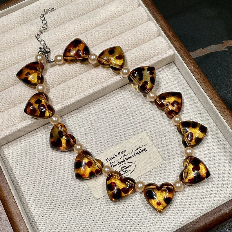 2025 New Leopard Print Heart-shaped Pearl Beaded Necklace