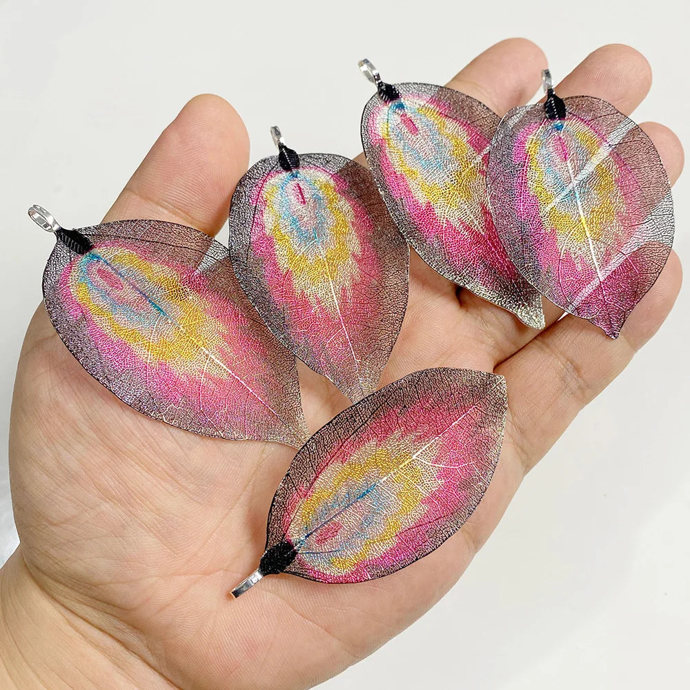 Pendentif en métal avec de véritables feuilles naturelles multicolores, idéal pour la création de bijoux (boucles d'oreilles, colliers, etc.) - Lot de 5