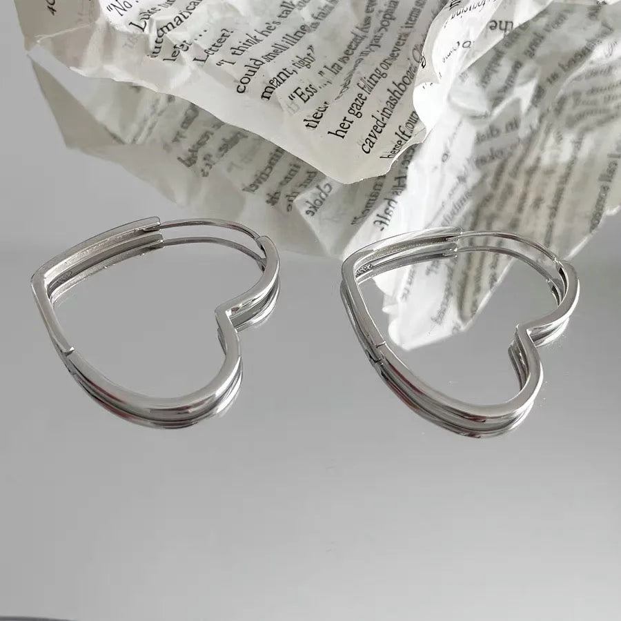 BF CLUB Boucles d'oreilles rondes en argent sterling 925 en forme de cœur pour femmes et filles, bijoux tendance et sexy, cadeau de fête ou de mariage