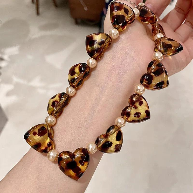 2025 New Leopard Print Heart-shaped Pearl Beaded Necklace