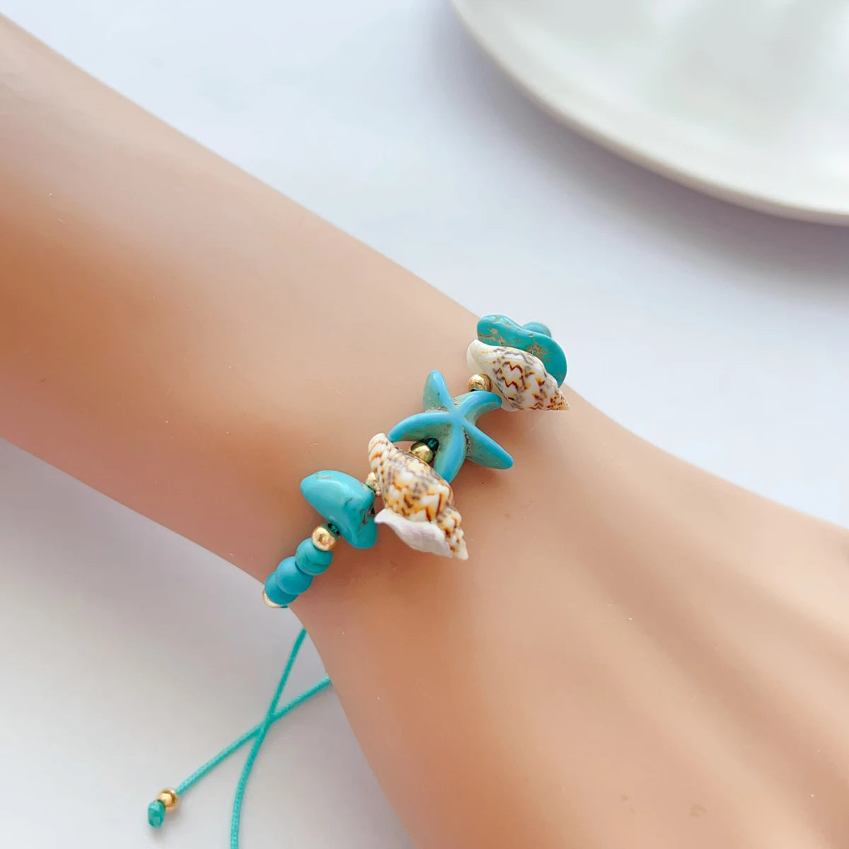 Stylish Bohemian Sea style Natural Seashell Beaded starfish Adjustable size hand string bracelet women's accessories