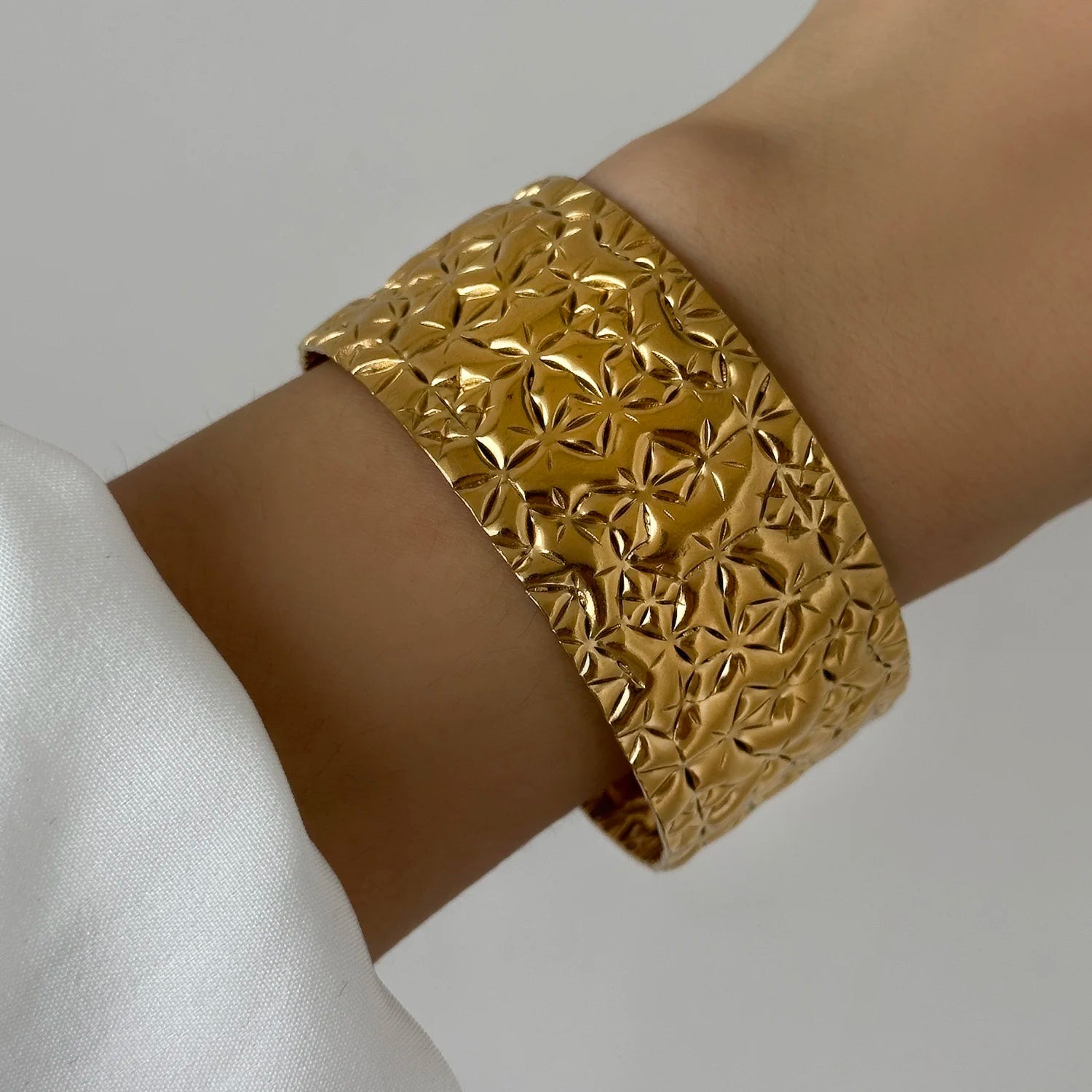 Stainless Steel Multilayer Wave Wide Bangles for Women Gold Color Metal Chunky Flower Cuff Bangle Bracelets Aesthetic Jewelry