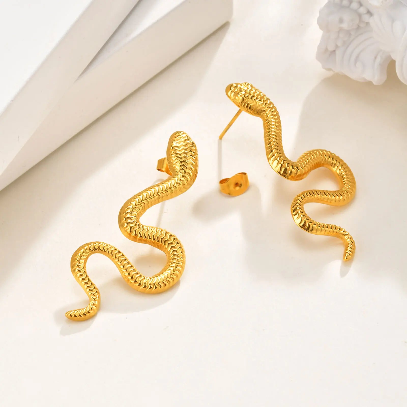 Boucles d'oreilles Vnox en acier inoxydable, style serpent, couleur or, longues et asymétriques, pour femme, bijoux d'oreilles tendance pour Halloween