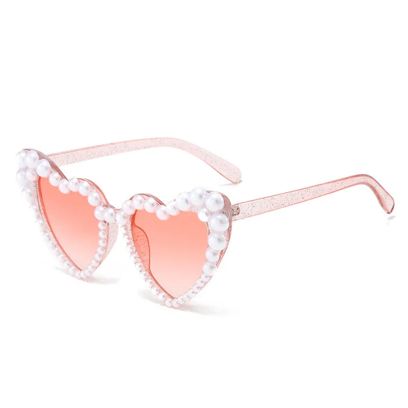 2025 Heart Shape Sunglasses Pearl Frame Wedding Party Sun Glasses Women Big Frame Cute White Black Shades UV400 Fashion Eyewear