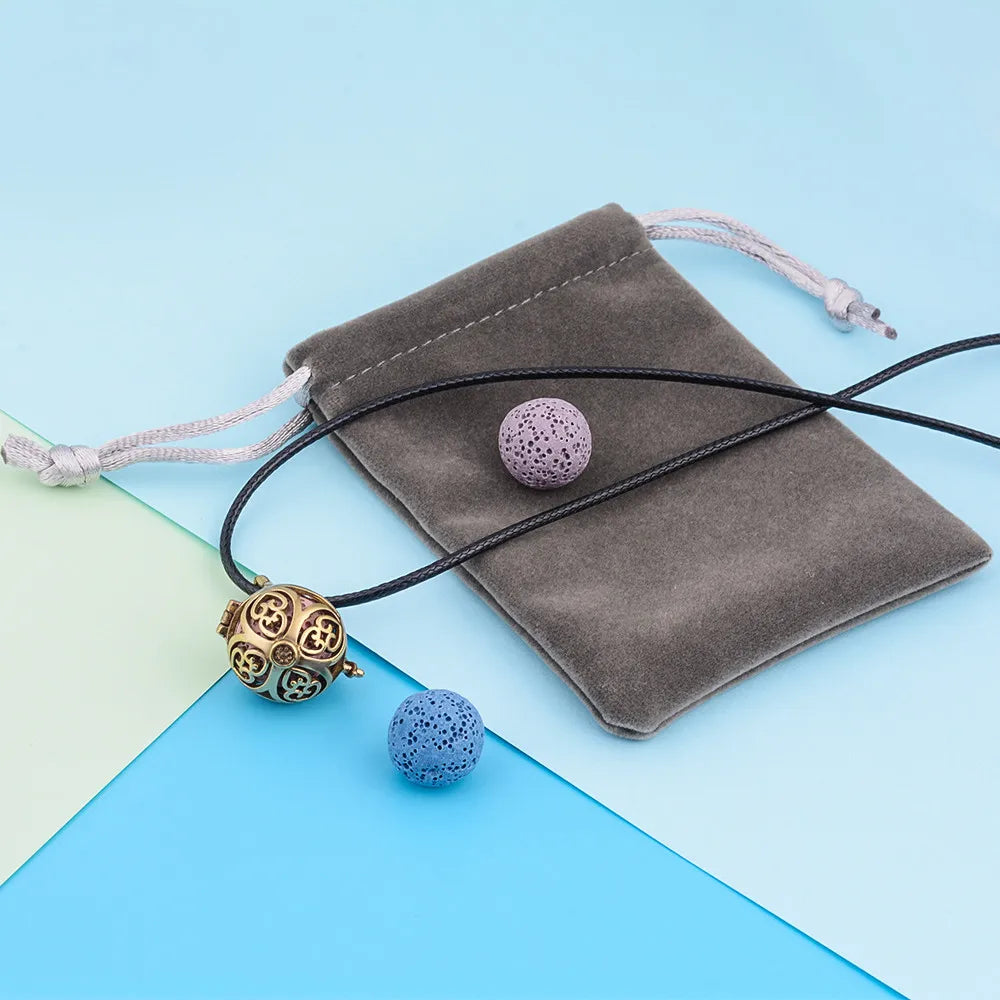 Collier Eudora en pierre de lave volcanique 16 mm avec pendentif en forme de cœur et diffuseur de parfum et d'arômes, bijoux d'aromathérapie, cadeau pour femme