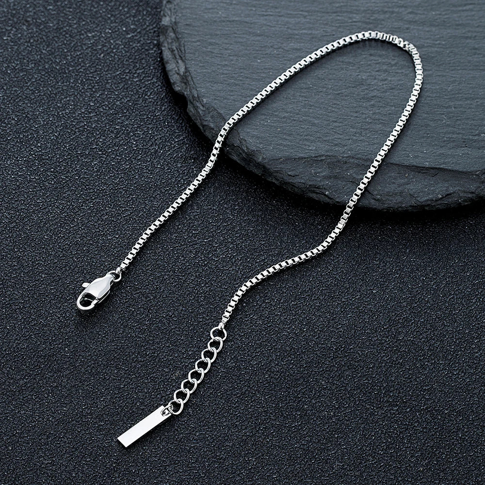 MKENDN 1,5 mm Extrem feines Box-Kettenarmband, personalisierbar, kreativ, Punk-Stil, für Männer, Frauen und Paare, Edelstahl-Schmuckgeschenk