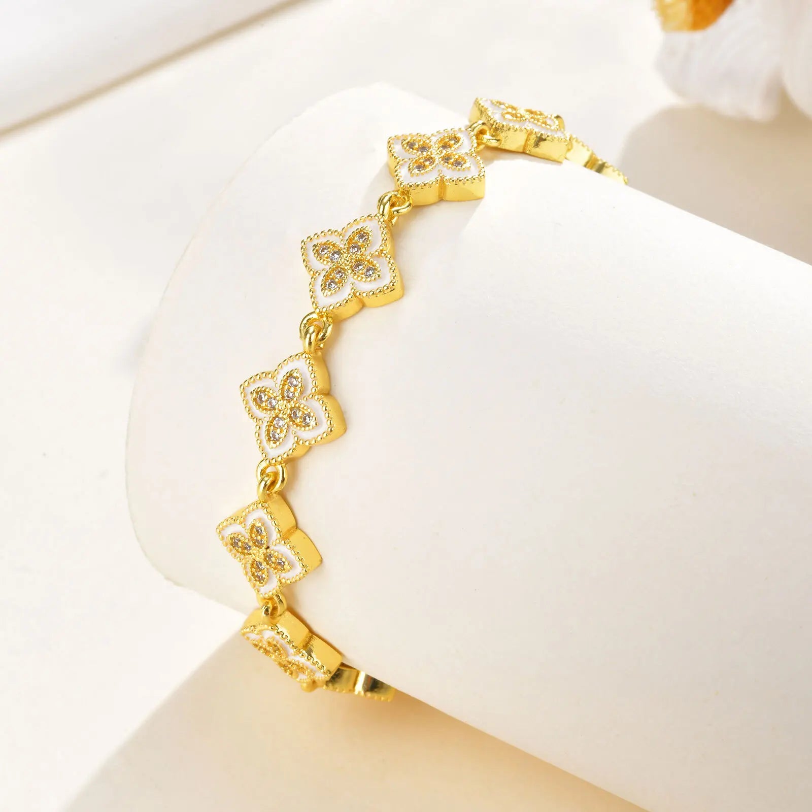 Vnox Gorgeous Four Leaf Clover Bracelet For Women,Dainty Zircon Flowers Chain Bracelets,Gifts To Mom Girlfriend Fashion Jewelry