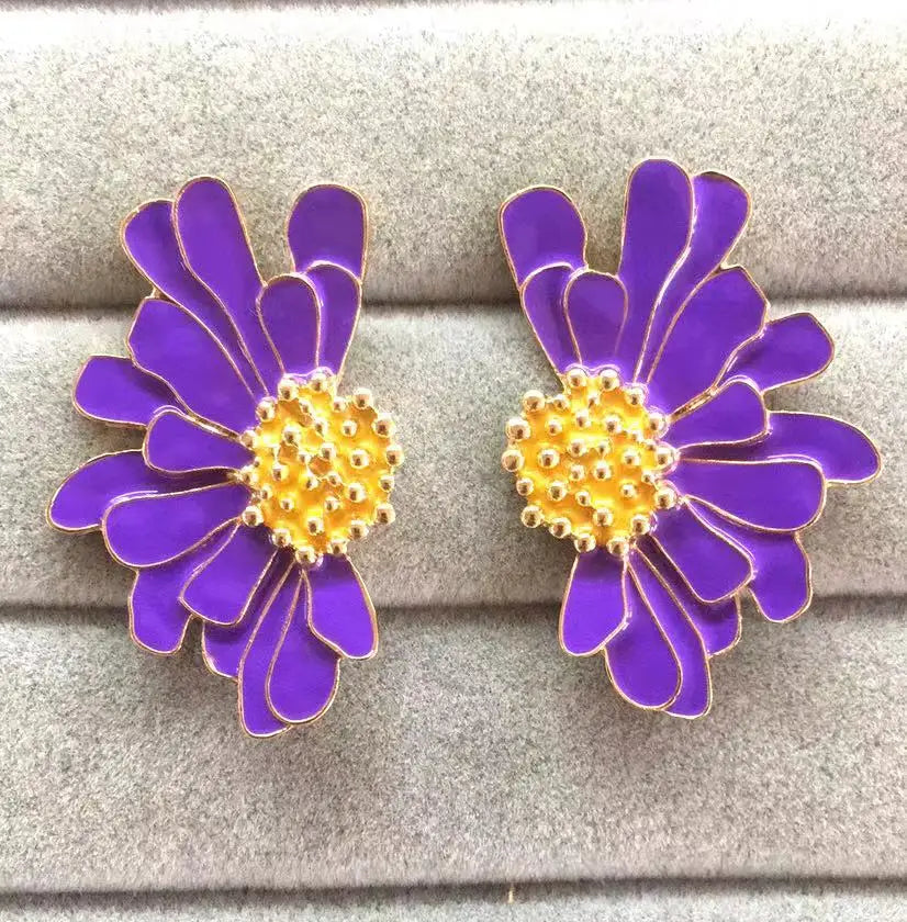 Personality Irregular Dasiy Flower Earrings for Woman Party Casual