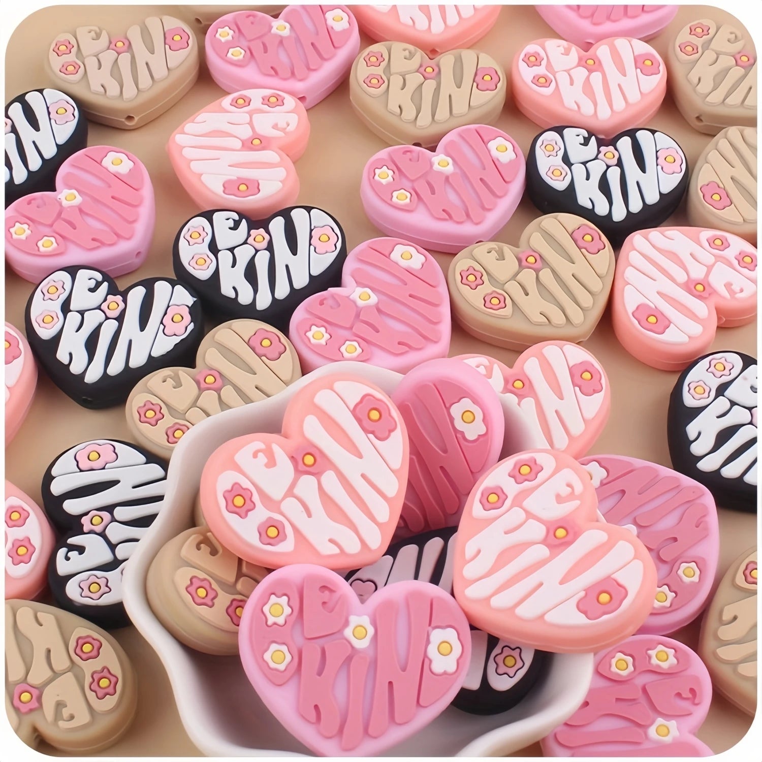 Lot de 5/8/12/16 perles en caoutchouc colorées en silicone avec motif de fleurs d'amour (Be King) pour la fabrication de bijoux et de loisirs créatifs