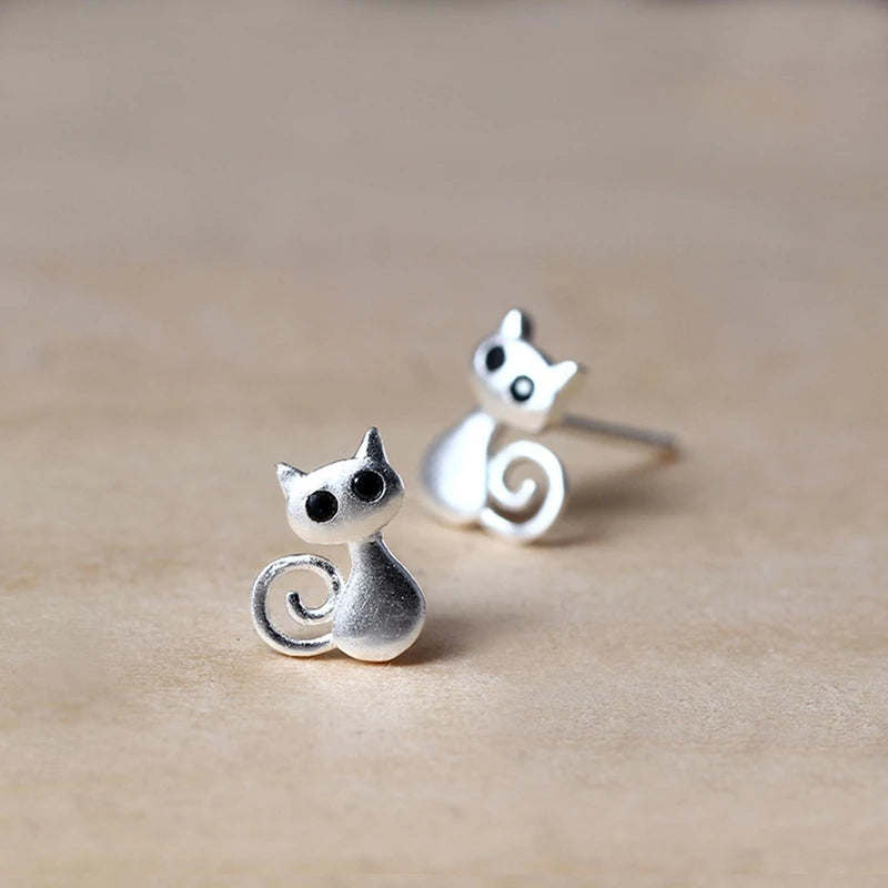 MKENDN 100% 925 Sterling Silver Creative Black Eyes Cute Cat Stud Earring Trendy Girl Women Fine Jewelry Student Gifts