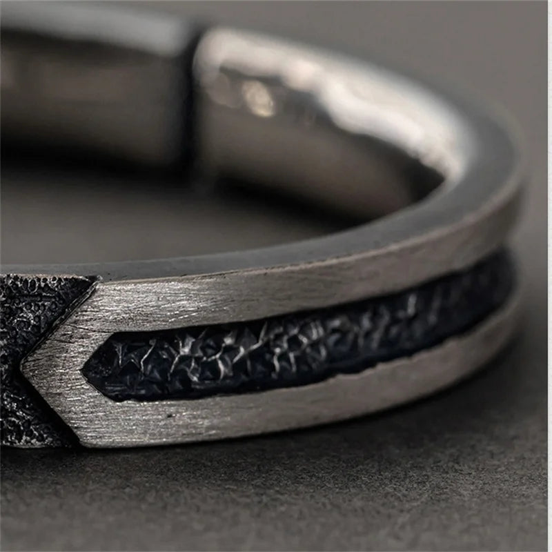 Retro Gold Schwarz Kollision Textur Armreif Männlichen Hand Zubehör Neue Ankunft Persönlichkeit Männer Armreif Schmuck Öffnen Größe