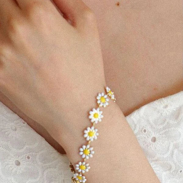 Koreanisches Armband mit roter Rose und Imitationsperlen für Damen, luxuriöses Armband mit Zirkonia-Blumen und Schmetterlingen, verstellbarer Armreif, Hochzeitsschmuck