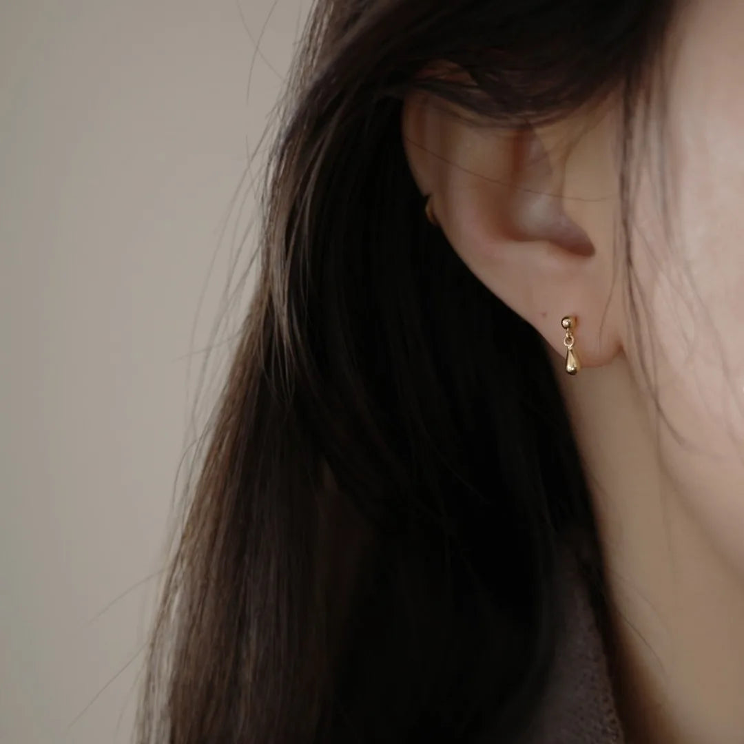 924 Sterling Silber vergoldet 14 Karat Gold Mini Wassertropfen Ohrringe für Frauen einfache süße Alltagsschmuck Accessoires
