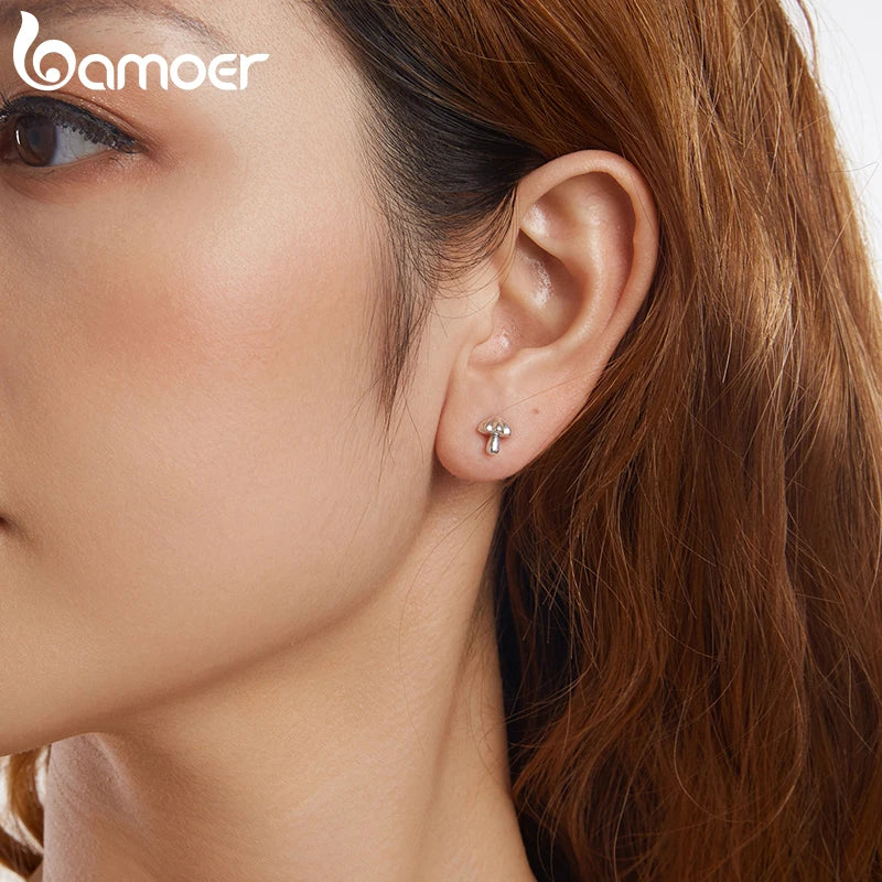 BAMOER Hypoallergene Ohrstecker im Pilz-Design aus 925er Sterlingsilber, zierliche, süße Ohrringe für Damen, SCE1818