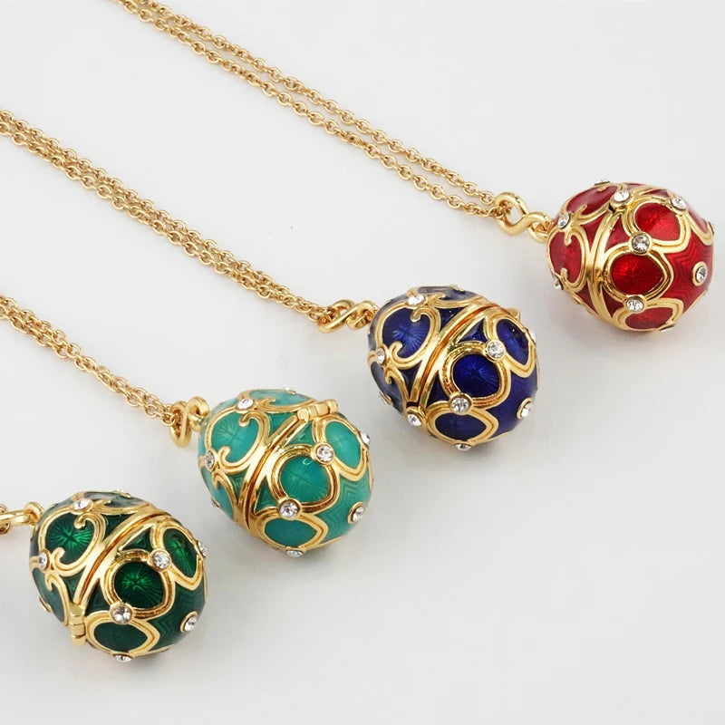 Collier pendentif œuf de Pâques Fabergé en émail fait à la main, médaillon en laiton, vintage, cristal, trèfle à l'intérieur, cadeau pour femmes et filles
