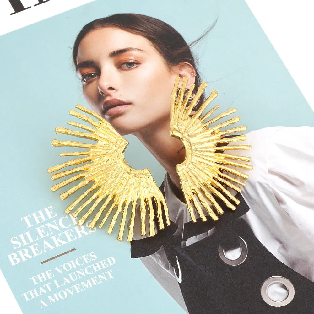 Vintage Temperament Gold Color Fan-shaped Stud Earrings for Woman