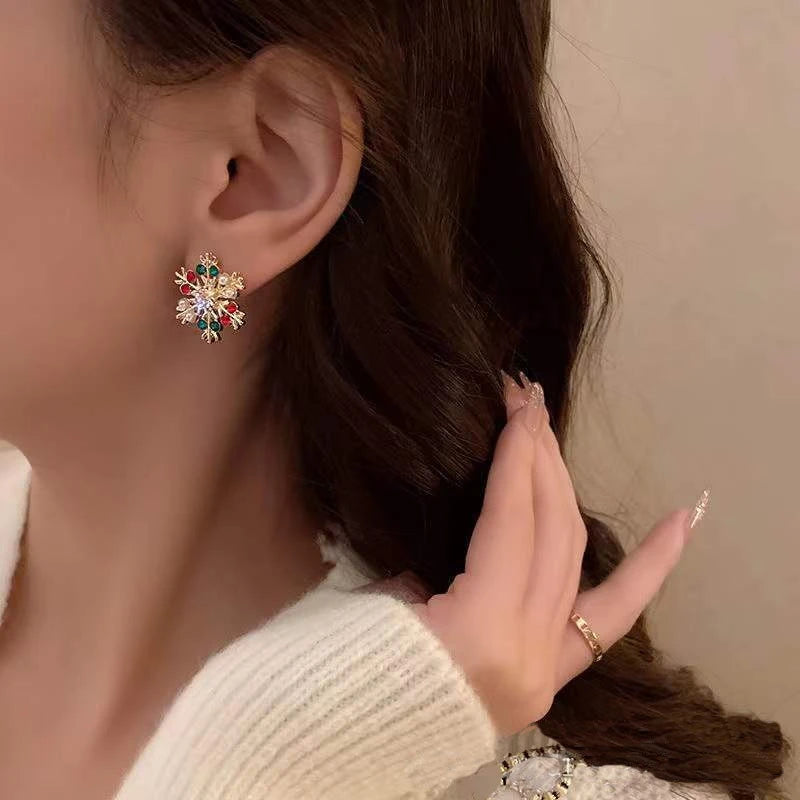 Exquisite Shiny Zircon Snowflake Stud Earrings for Women Colorful Crystal Christmas Temperament Earring Party Versatile Jewelry