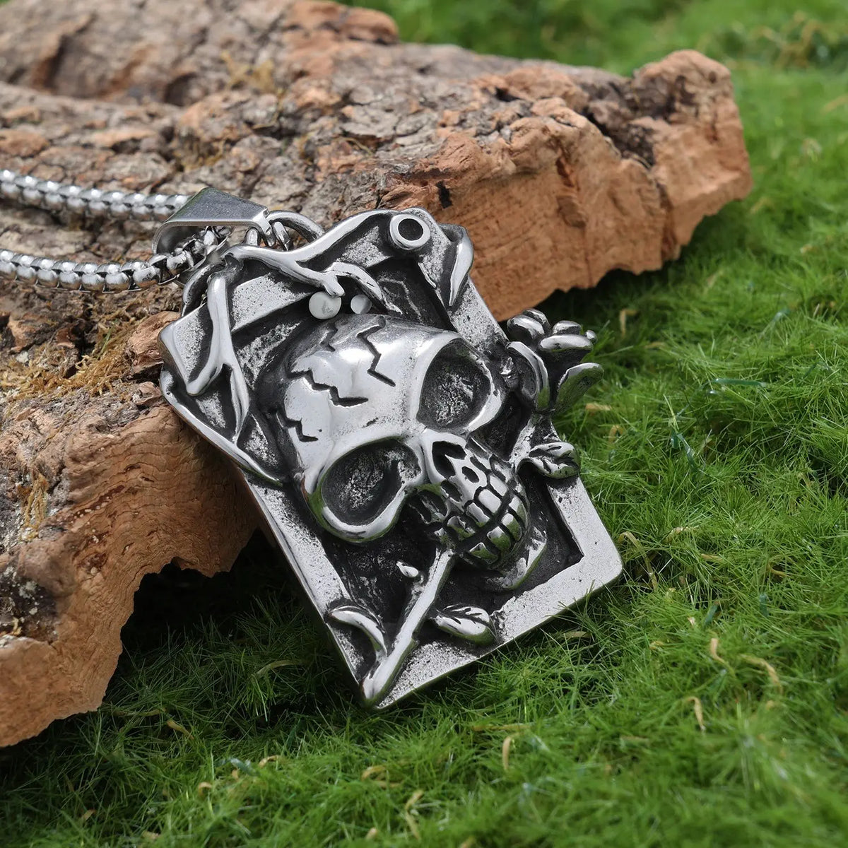 Hot Selling Personality Trend Necklace Skull Rose Shape Pendant Stainless Steel Titanium Steel Men's Fashion Holiday Gift