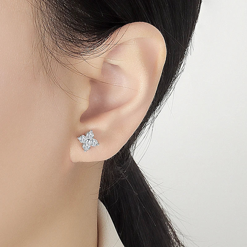 PERFANY All Moissanite Stud Earrings for Women S925 Pure Silver Classic Clover Laboratory Diamond Fashion Luxury Wedding Jewelry