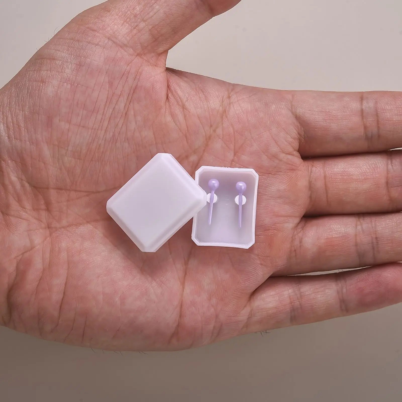 1 Pair Ceramic Heart Earnails Classic Simple Earbone Nail Small Earrings Ear Bone Nail Lip Piercing Body Jewelry Accessory