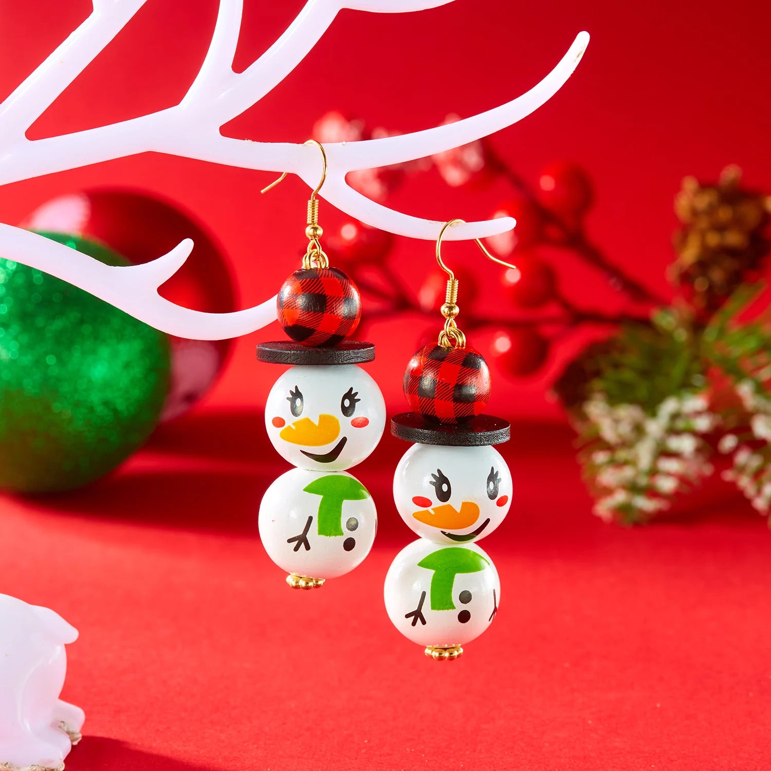 Cartoon Wooden Snowman Dangle Earrings For Women Wear A Hat Cute Santa Claus Wood Beads Earring Christmas Party New Year Gifts