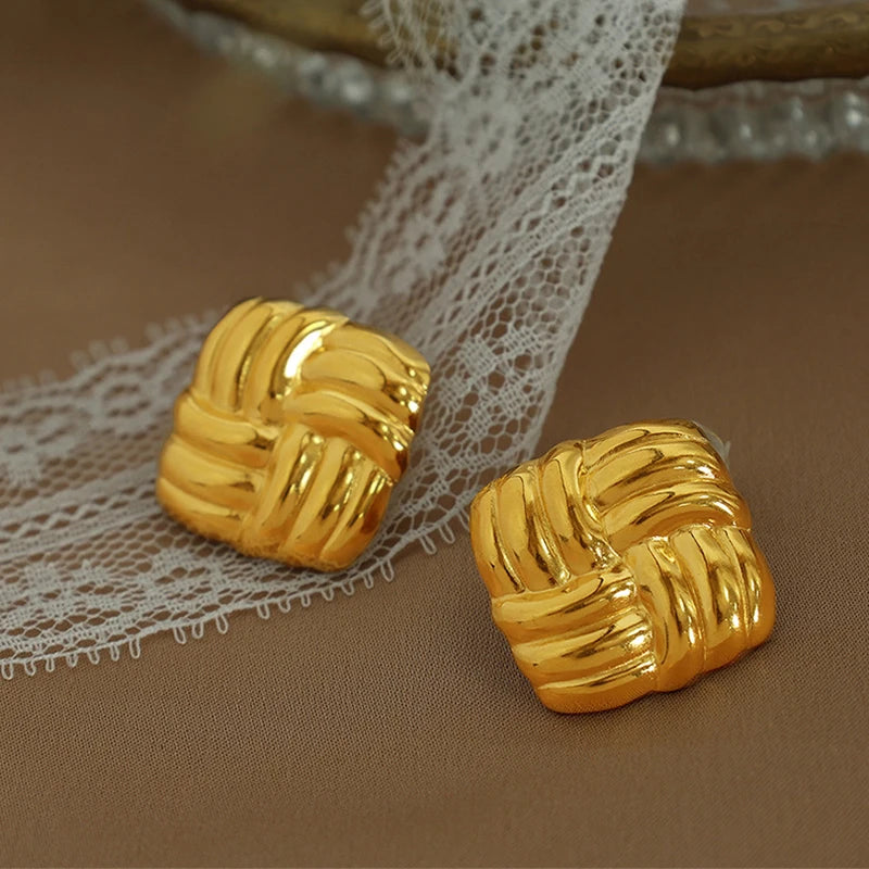 Boucles d'oreilles à texture torsadée en acier inoxydable PVD plaqué or 18 carats, boucles d'oreilles carrées élégantes pour femmes, bijoux étanches, cadeau