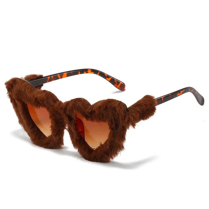 2025 Fashion Women Heart Shape Furry Sunglasses Fashion Vintage New In Shades Eyewear Retro Brand Design UV400 Party Sun Glasses