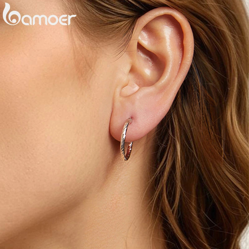 BAMOER 925 Sterling Silber Creolen für Damen, leichte, große Creolen, hypoallergen, trendige Möbius-Creolen