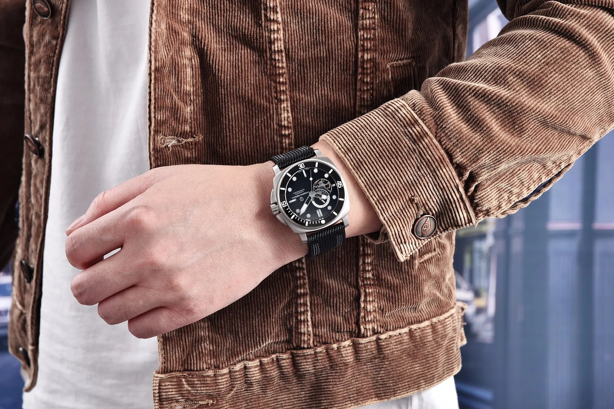 Montre mécanique pour homme de style sportif nautique