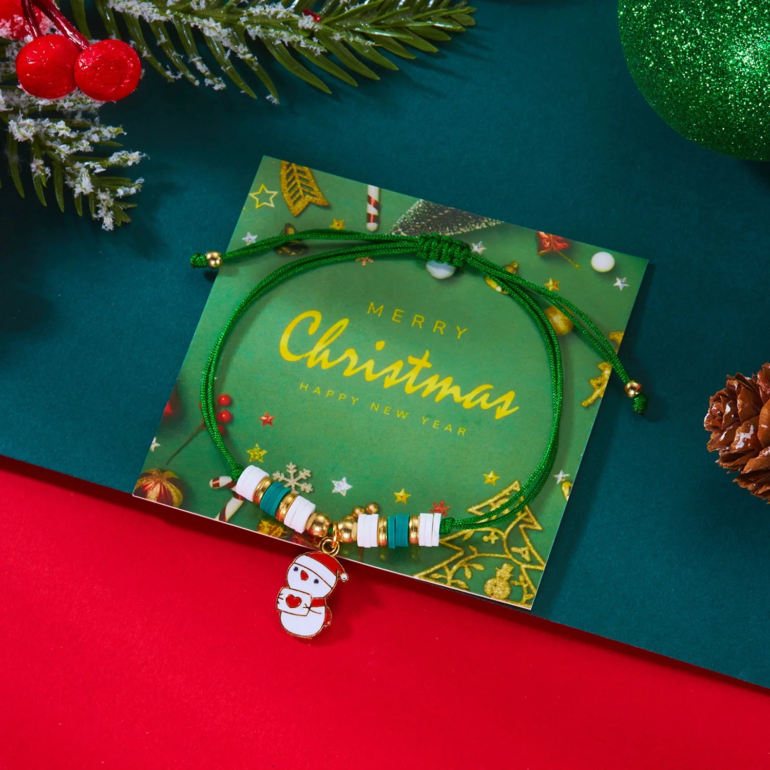 Bracelet pendentif sapin de Noël et flocon de neige en zircon, collection Noël, pour femme, fait main, chaîne en corde, bracelet de perles, cadeau idéal pour les fêtes