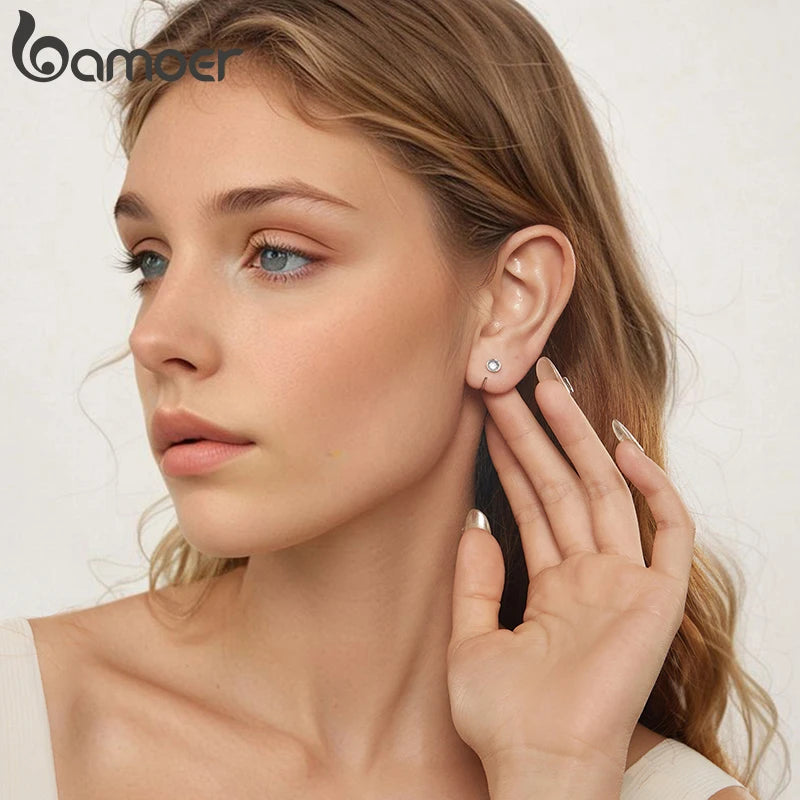 BAMOER Ohrstecker aus massivem 925er Sterlingsilber, transparenter blauer Spinell, zierliche, lässige Ohrringe für Frauen, hypoallergener Schmuck