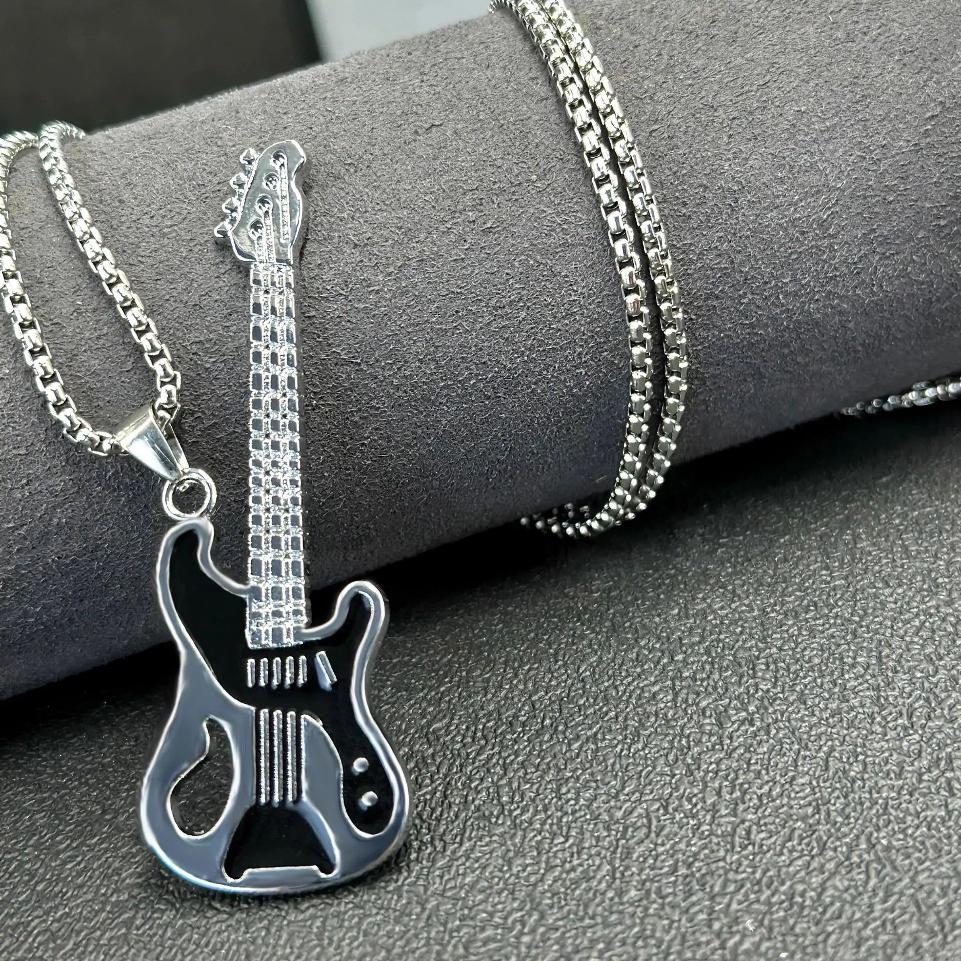 Punk Style Necklace for Men Guitar Pendant High Quality Rock Hip Hop Personality Men's Necklace Fashion Jewelry