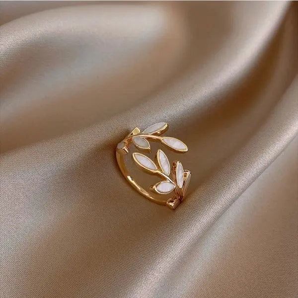 Luxury Gold Color Pearl Zircon Rings for Woman Simple Hollow Heart Cross Opening Joint Ring Wedding Party Elegant Jewelry Gifts