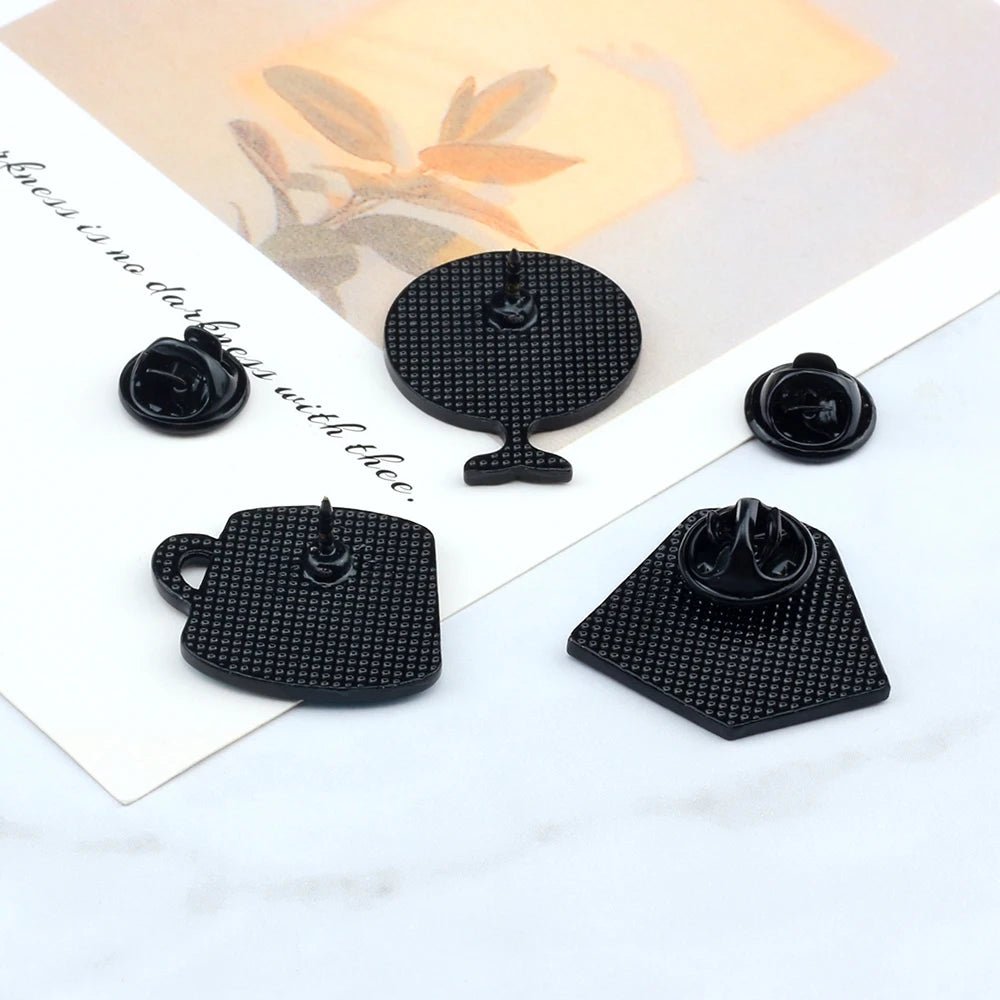 New Blue Marine Life Enamel Pins Cute Whale Dolphin Animal Brooches Women Men Lapel Pin Badges Jewelry Gift for Friend Wholesale