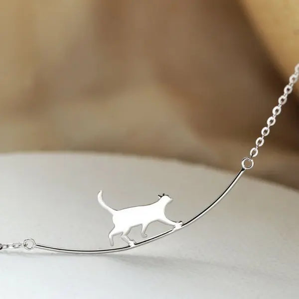 New Cute Animal Pendant Necklace for Women Temperament Rhinestone Horse Pearl Letter Clavicle Chain Girl Party Jewelry Gift