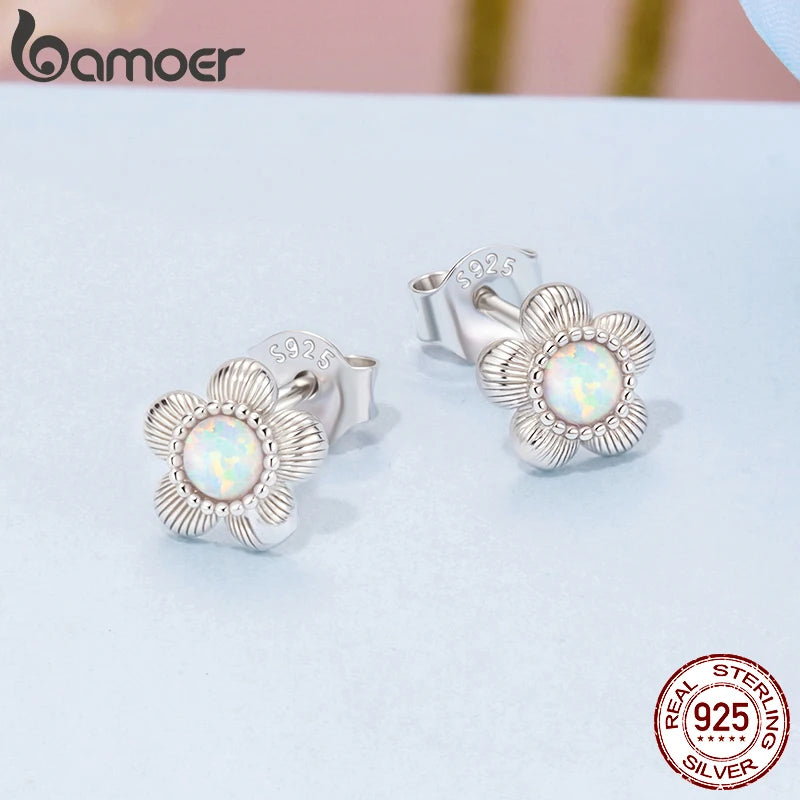 BAMOER Ohrstecker aus massivem 925er Sterlingsilber mit Opalblume für Damen und Teenager – hypoallergen, klein, süß und zierlich