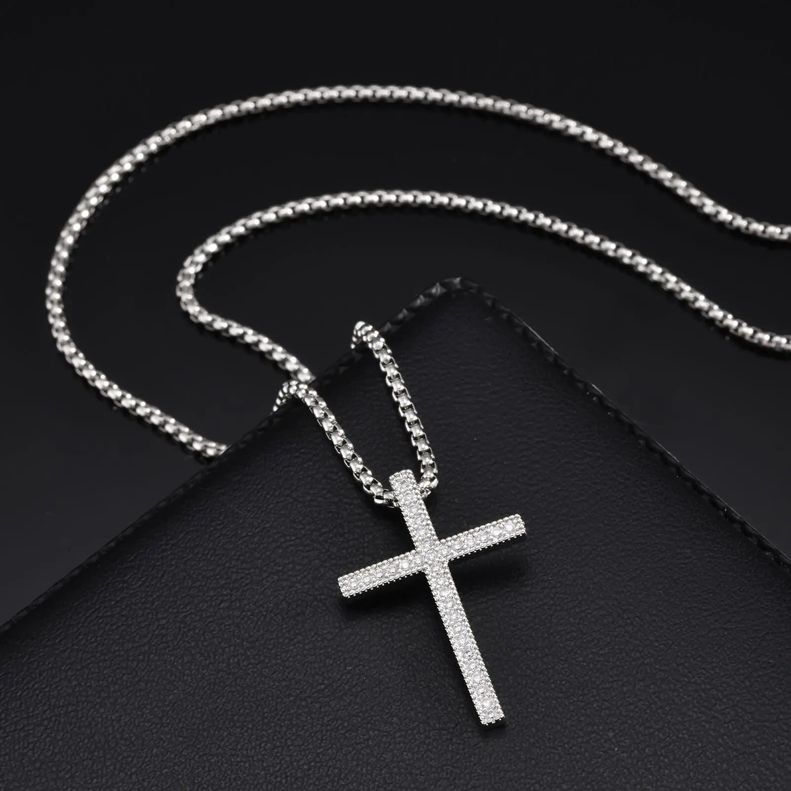 Collier pendentif croix Vnox Bling en zircon avec chaîne à maillons, unisexe, couleur argent, simple collier croix du Christ pour hommes et femmes
