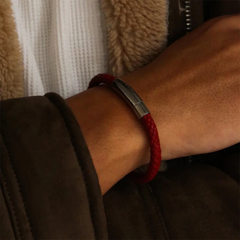 MKENDN 6 mm Klassisches, schlichtes rotes geflochtenes Lederarmband mit sechseckiger Edelstahlschließe – Schmuckstück für Damen, Herren und Paare – Geschenkidee