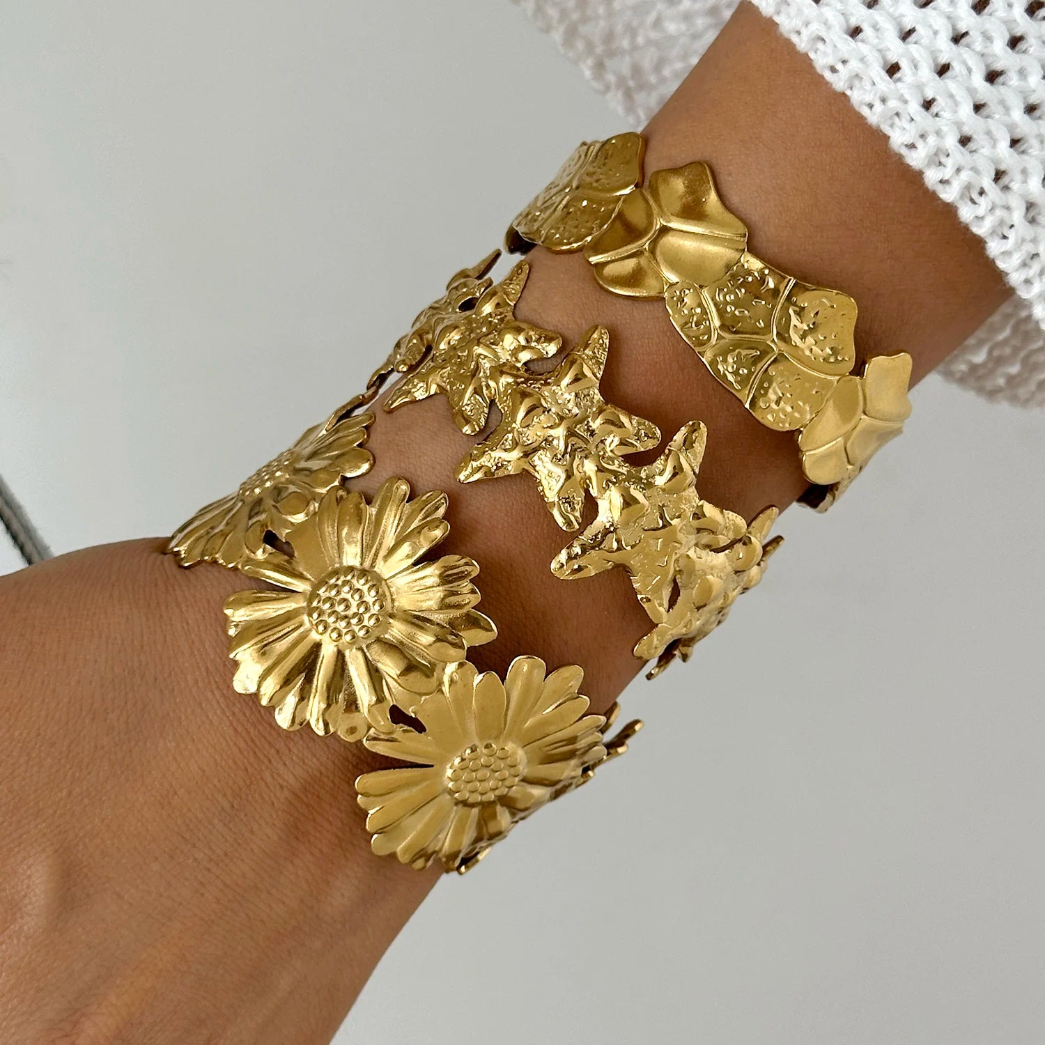 Vintage Stainless Steel Wide Cuff Bangle for Women Gold Color Starfish Flower Heart Open Chunky Exaggerated Bracelet Jewelry