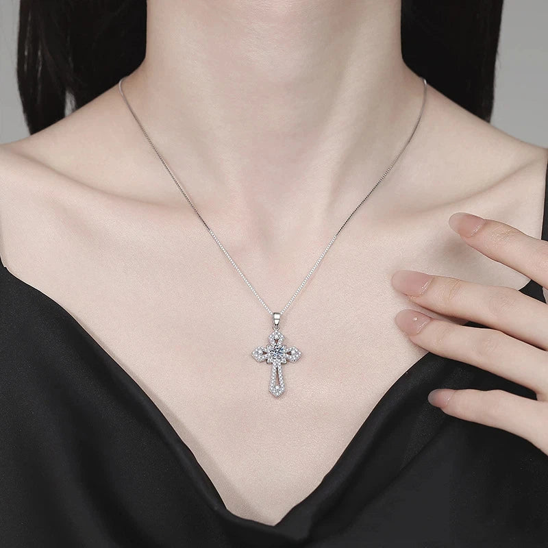 18K white gold and platinum moissanite necklace women's personality light luxury hip hop pt950 cross pendant necklace women