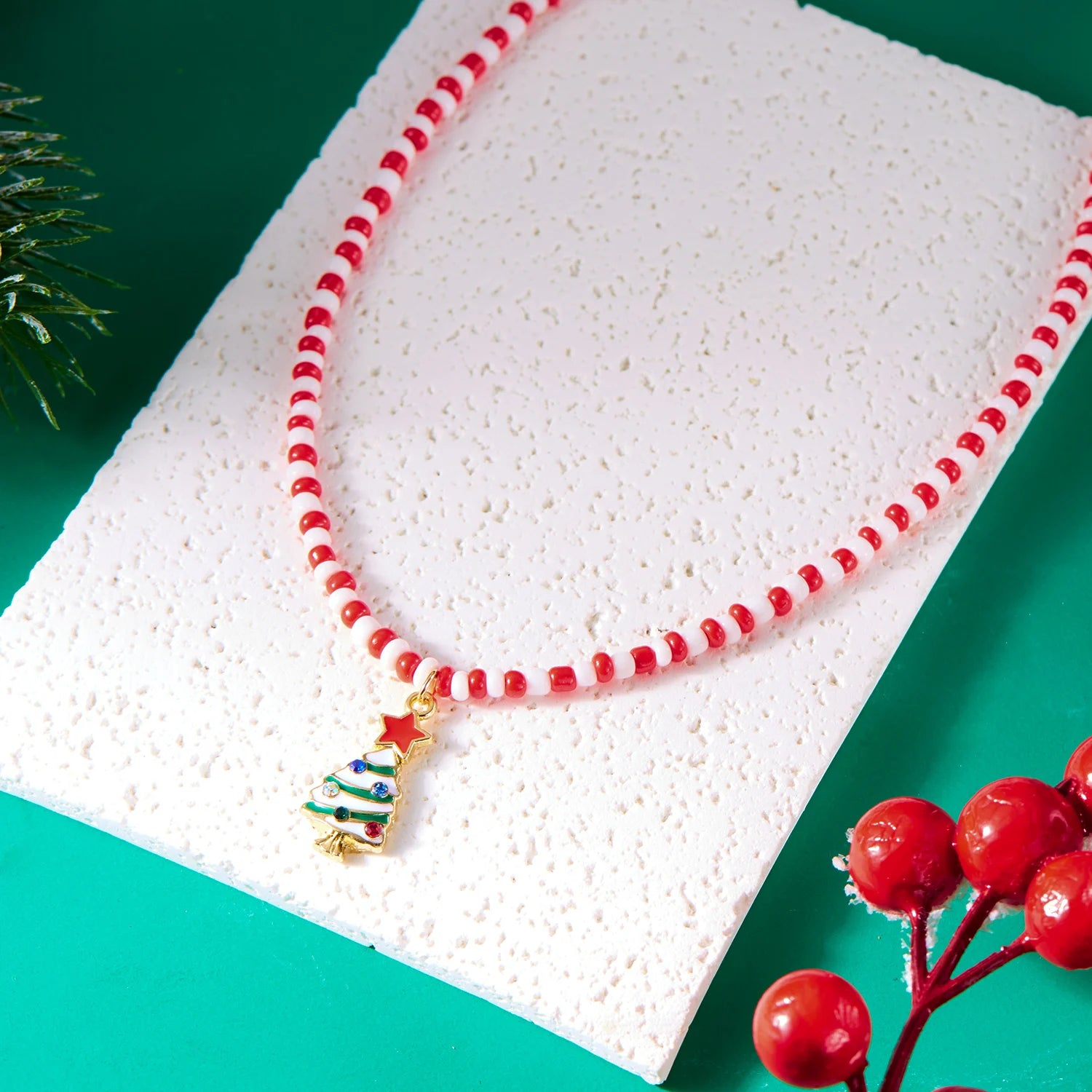 Weihnachtskette mit Reisperlen für Damen und Mädchen, Weihnachtsbaum, Schneemann, Weihnachtsmann, Schlüsselbein-Choker, Weihnachtsgeschenk
