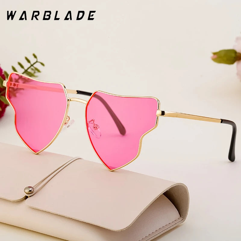 2025 kleine Metallrahmen Herzförmige Punk Sonnenbrille Frauen Luxusmarke Retro Liebe Kern Unregelmäßige Brillen für Damen Shades UV400