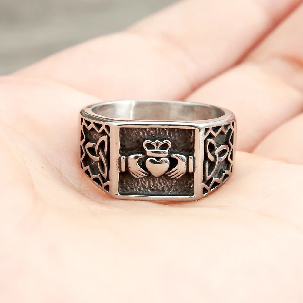 Antique Color Stainless Steel Irish Design Claddagh Wedding Rings for Men Women Hand Love Heart Crown Unisex Commemorative Ring