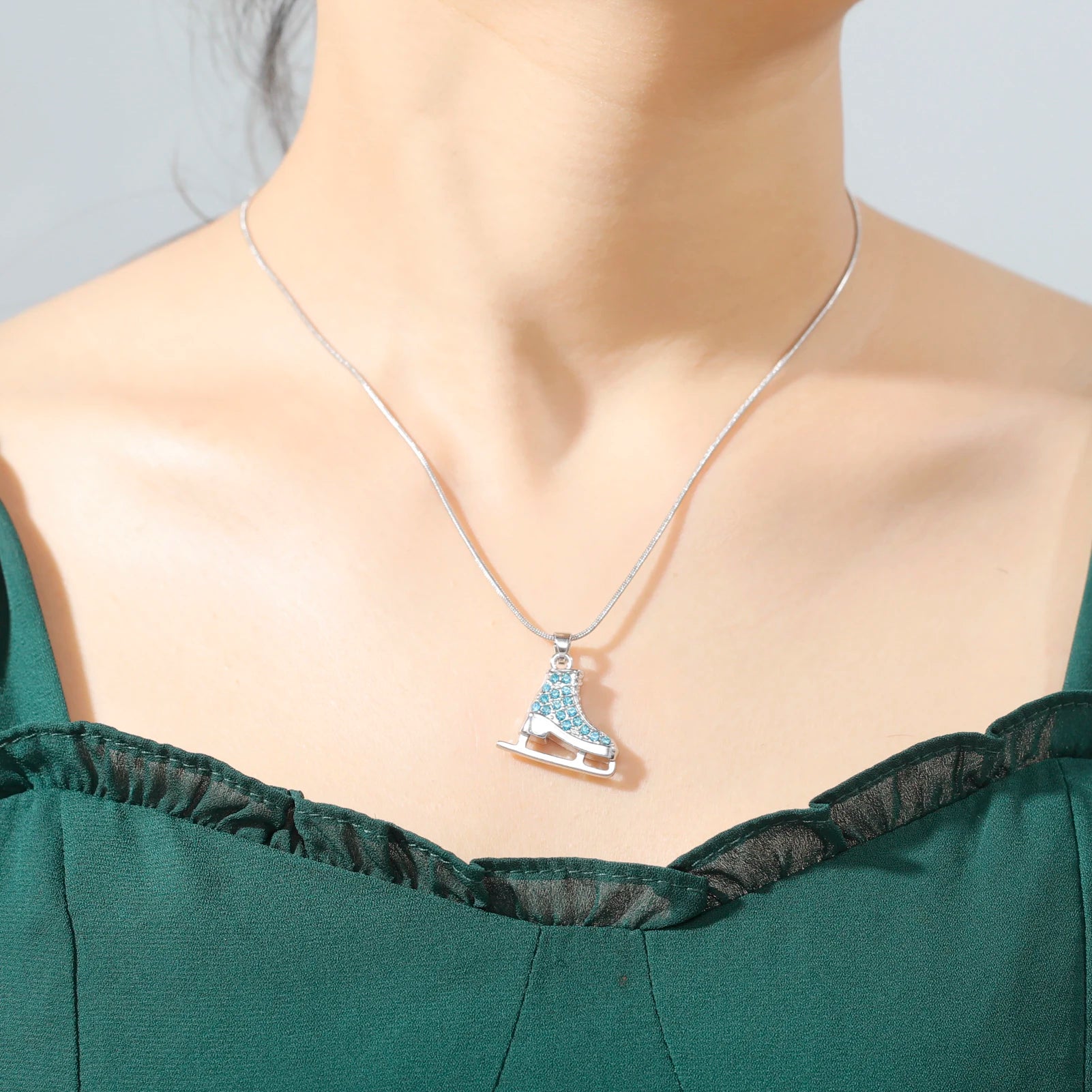Dreamtimes Zircon 3D Ice Skate Shoe Necklace White Enamel Luxury Blue Pink Crystal Pendant Gift For Man Women Girl Chain Jewelry