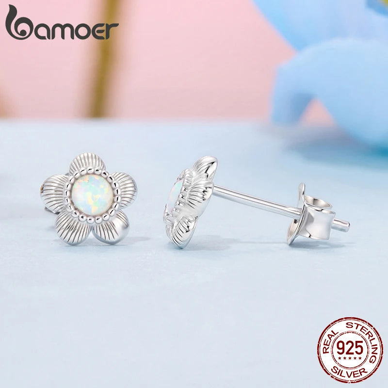 BAMOER Ohrstecker aus massivem 925er Sterlingsilber mit Opalblume für Damen und Teenager – hypoallergen, klein, süß und zierlich
