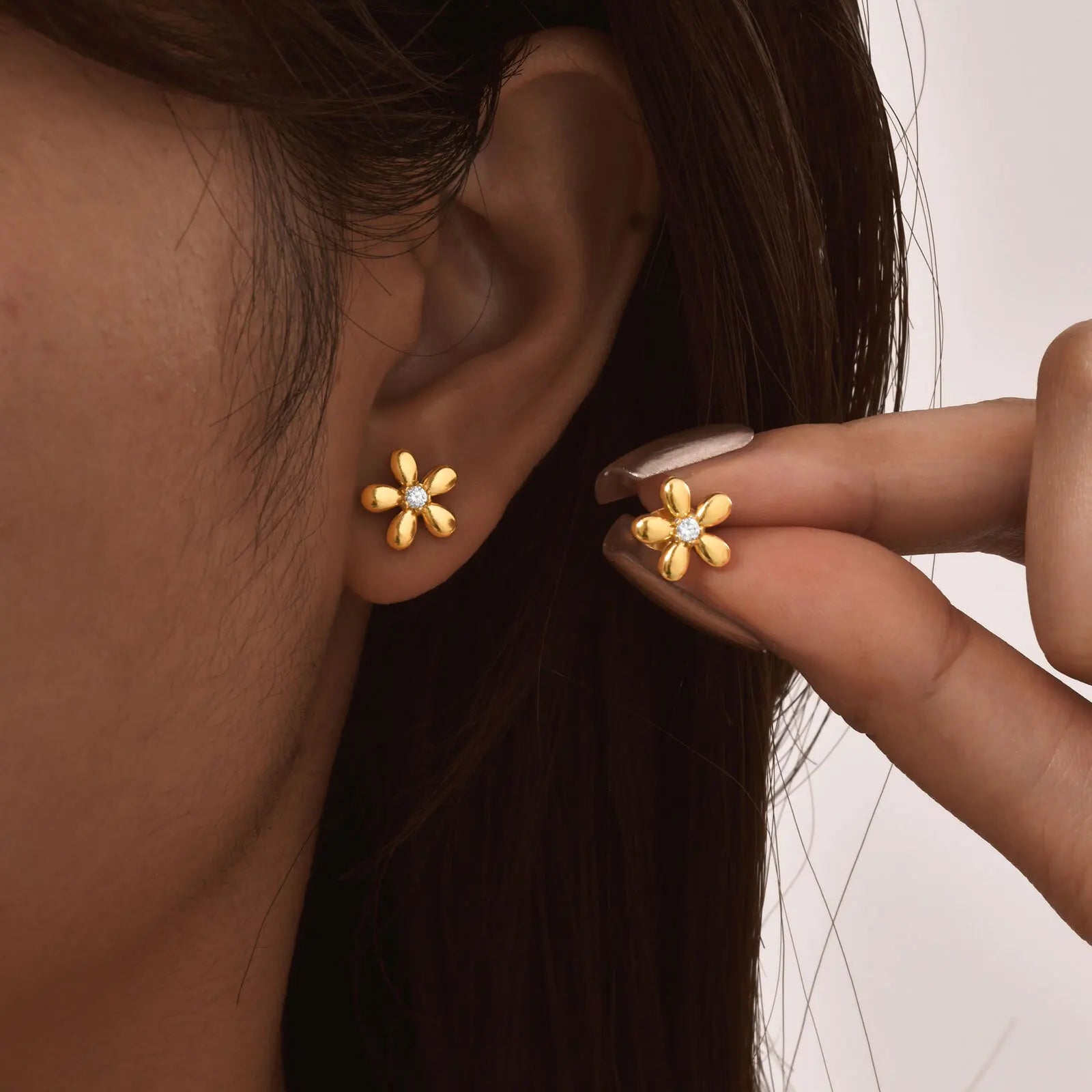 Vnox Tiny Cute Buble Flower Stud Earrings for Women Girls, Anti Allergy Stainless Steel Ear Jewelry,Zircon Daily Earrings