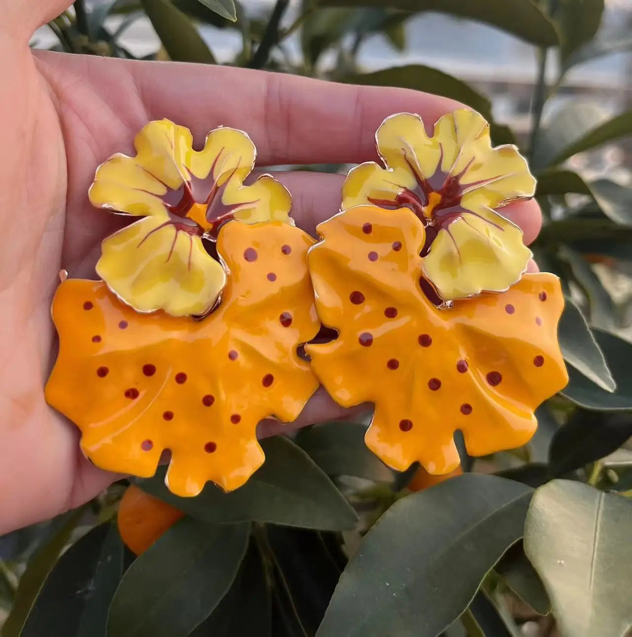 Zvoijio New Sweet Temperament Wave Dot Leaf Flower Earrings