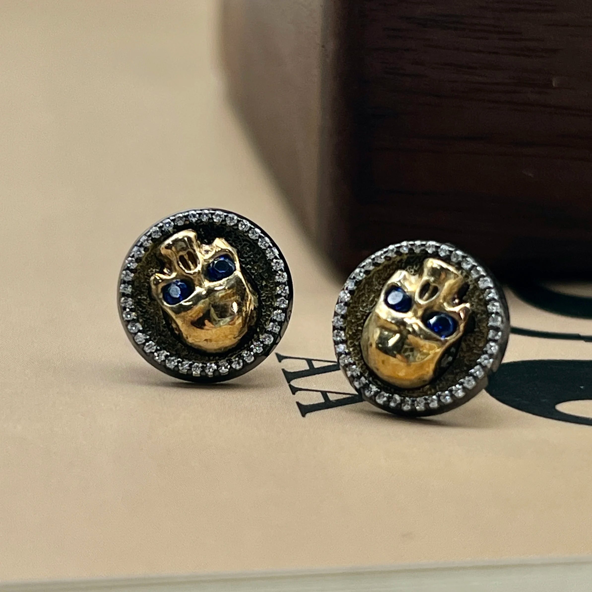 S925 silver personalized black-coated skull earrings for men and women; mythical dark style stud earrings