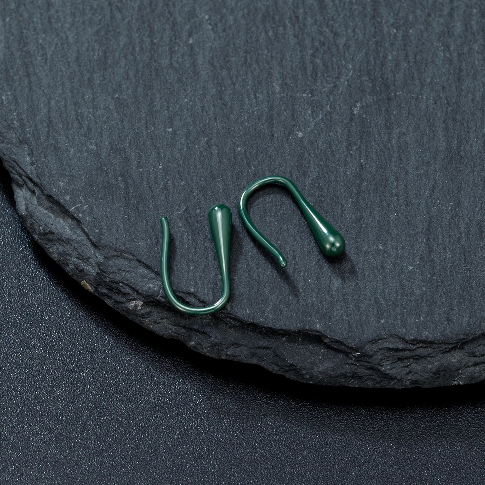 MKENDN Ohrringe aus farbiger Biokeramik in Tropfenform, U-förmig, schlicht und elegant, Retro-Schmuck, Geschenkidee für Partys und Geburtstage