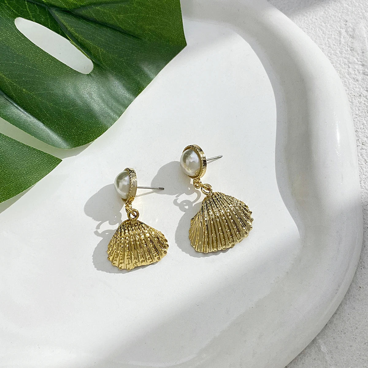 Bohemian Shell Conch Rattan Knit Drop Earrings for Women Gold Color Geometric Round Irregular Earrings Summer Beach Jewelry